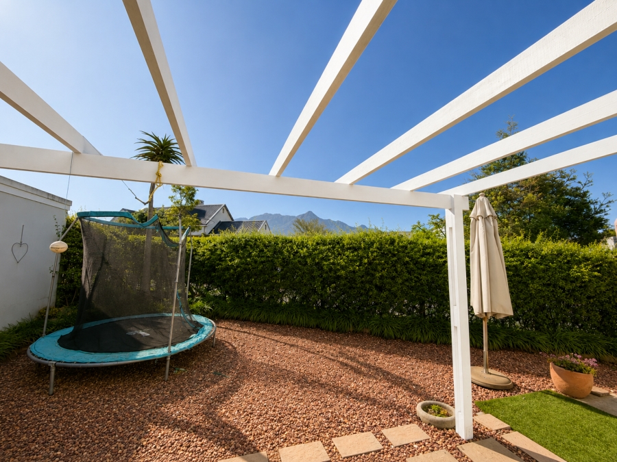 3 Bedroom Property for Sale in Kingswood Golf Estate Western Cape